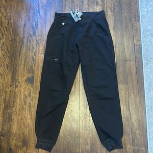 FIGS Black scrub set